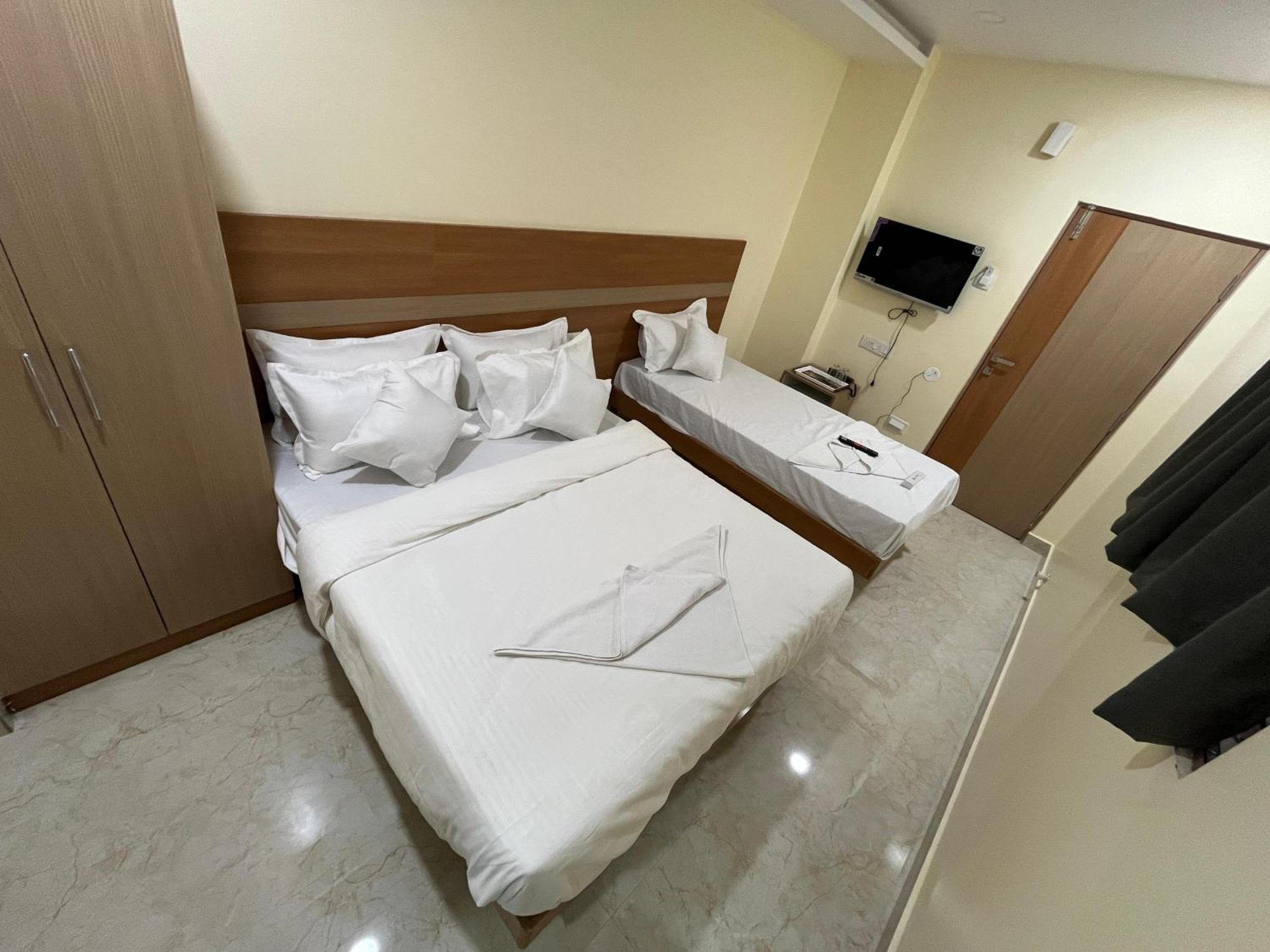 Hotel Elite Swagath Grand Hyderabad Esterno foto